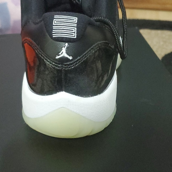 Air Jordan 11 Retro - Picture 6 of 11